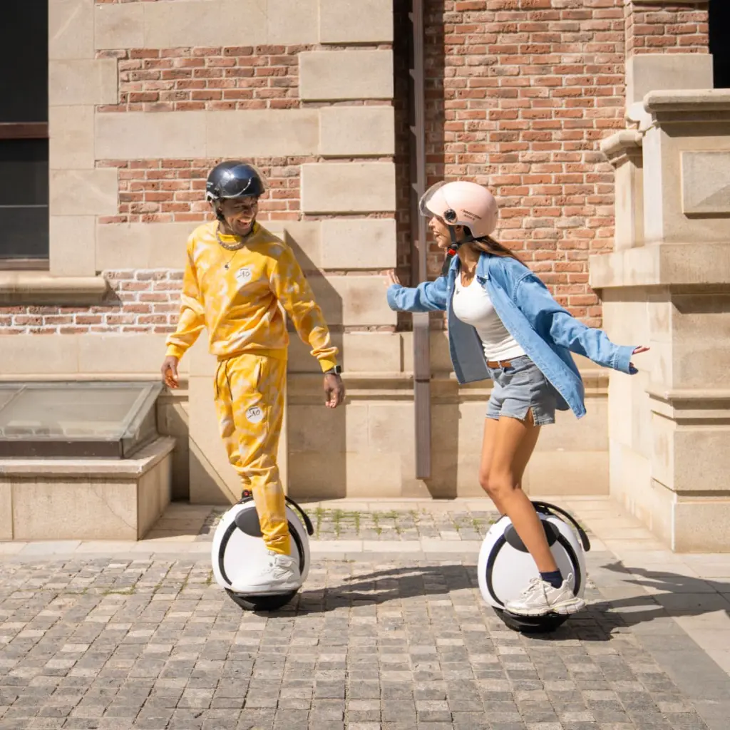 inmotion e20 riders 1.webp